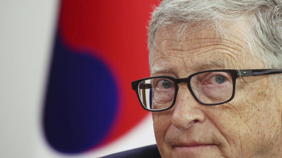 PK 3 Soul - Na snímke spoluzakladateľ Microsoftu Bill Gates počas stretnutia s juhokórejským predsedom parlamentu Kim Čin-pchjom v parlamente v parlamente v juhokórejskom Soule 16. augusta 2022. Gates v utorok požiadal Juhokórejskú republiku, aby zintenzívnila medzinárodné úsilie v prevencii infekčných ochorení ako je koronavírus. Spoluzakladateľ Microsoftu zdôraznil, že svet sa musí lepšie pripraviť na ďalšiu pandémiu. FOTO TASR/AP
Microsoft Corp co-founder Bill Gates attends a meeting with S