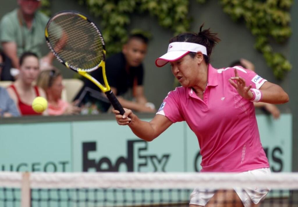Thajská tenistka Tamarin Tanasugarnová vyhrala na okruhu WTA štyri turnaje. Po ukončení kariéry sa rozhodla vyštudovať univerzitu v Bangkoku a stať sa policajtkou. „Urobila som to kvôli rodičom. Teraz sú radi, že mám dobrú a spoľahlivú prácu,“ priznala Tanasugarnová.