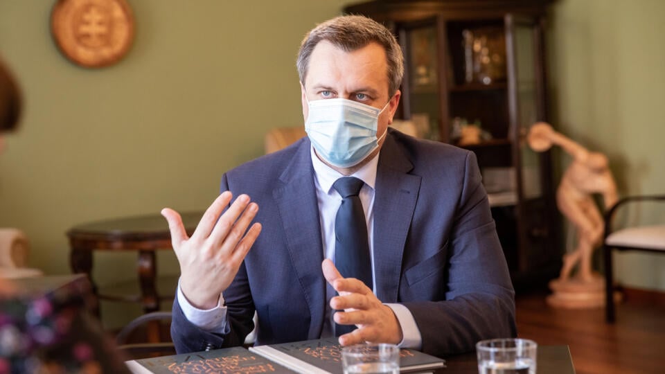 Andrej Danko tvrdí, že Marcela Haščáka nepoznal. O pár hodín mu už popradský útočník venoval dres.