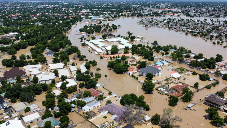 EBE 16 Maiduguri - Na snímke domy sú čiastočne pod vodou po zrútení priehrady v Maiduguri v Nigérii v utorok 10. septembra 2024. FOTO TASR/AP
Houses are partially submerged following a dam collapse in Maiduguri, Nigeria, Tuesday, Sept 10, 2024. (AP Photos/ Musa Ajit Borno)