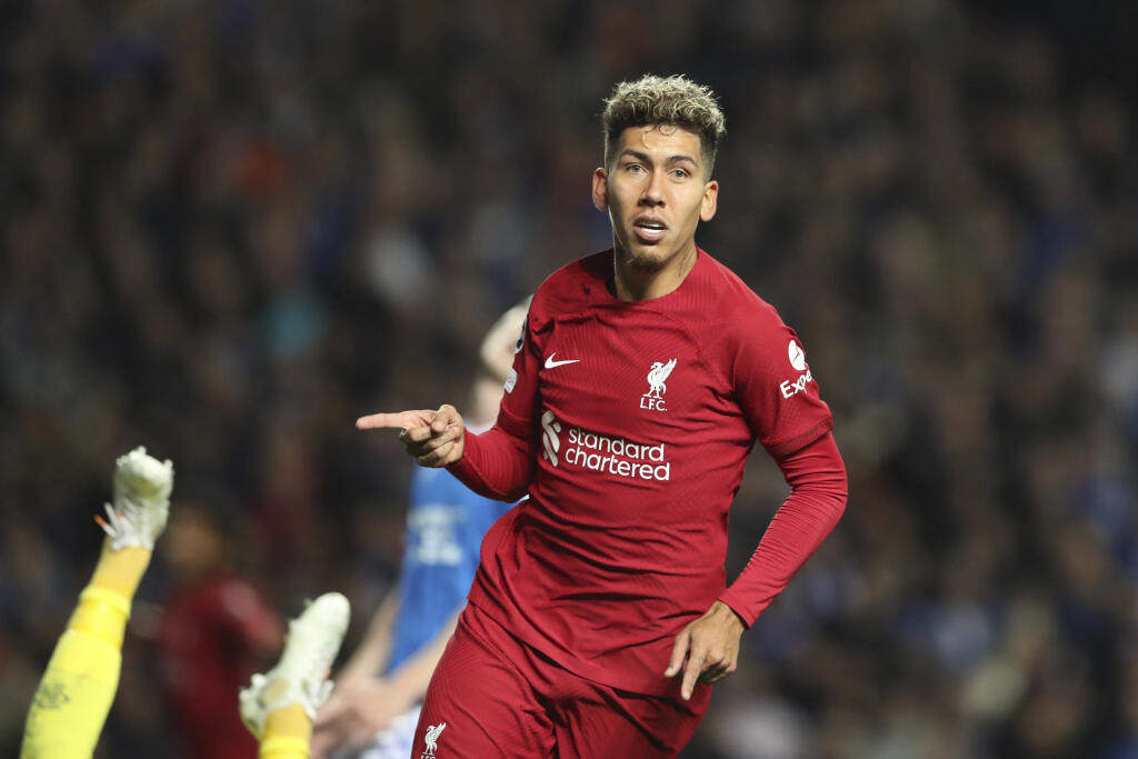 PK 53 Glasgow - Na snímke hráč Liverpoolu Roberto Firmino sa teší po strelení druhého gólu svojho tímu v zápase 4. kola A-skupiny skupinovej fázy Ligy majstrov Glasgow Rangers - FC Liverpool v Glasgowe 12. októbra 2022. FOTO TASR/AP
Liverpool's Roberto Firmino celebrates after scoring his side's second goal during the Champions League Group A soccer match between Rangers and Liverpool at Ibrox stadium in Glasgow, Scotland, Wednesday, Oct. 12, 2022. (AP Photo/Scott Heppell)