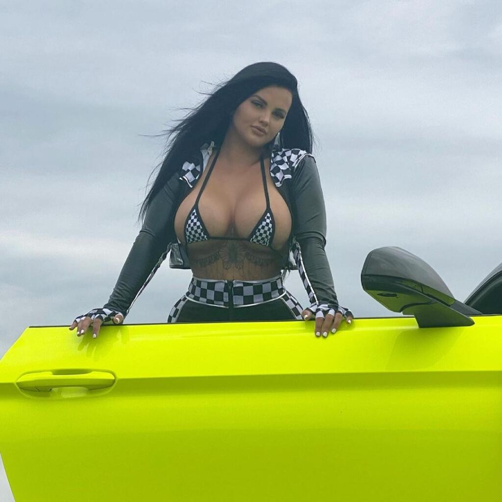 Vymenila šport za filmy pre dospelých. Z Renee Gracie je pornoherečka, odhalené telo vystavuje celému svetu.