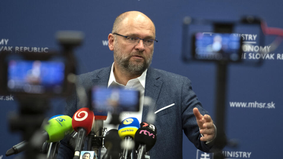Na snímke minister hospodárstva SR Richard Sulík (SaS) počas tlačovej konferencie k preprave ropy ropovodom Družba v Bratislave v stredu 10. augusta 2022. FOTO TASR - Pavel Neubauer