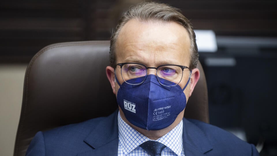 Na snímke prezident Republikovej únie zamestnávateľov (RÚZ) Miroslav Kiraľvarga počas rokovania Hospodárskej a sociálnej rady SR 13. októbra 2021 v Bratislave. FOTO TASR - Jakub Kotian