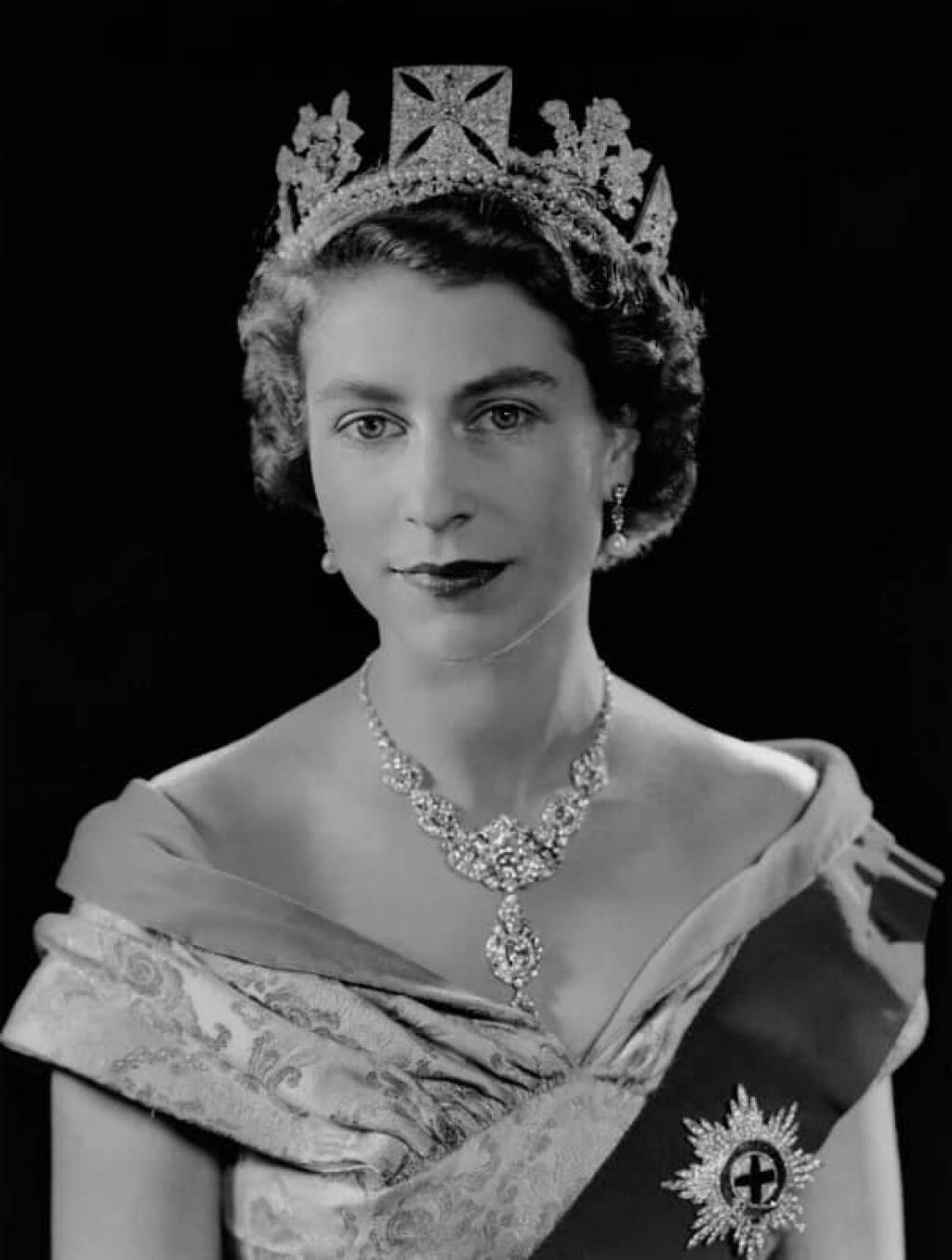 Королева в молодости фото. Королева Елизавета 2. Елизавета II 1952. Queen Elizabeth young. Молодая Елизавета 2 Королева Англии.