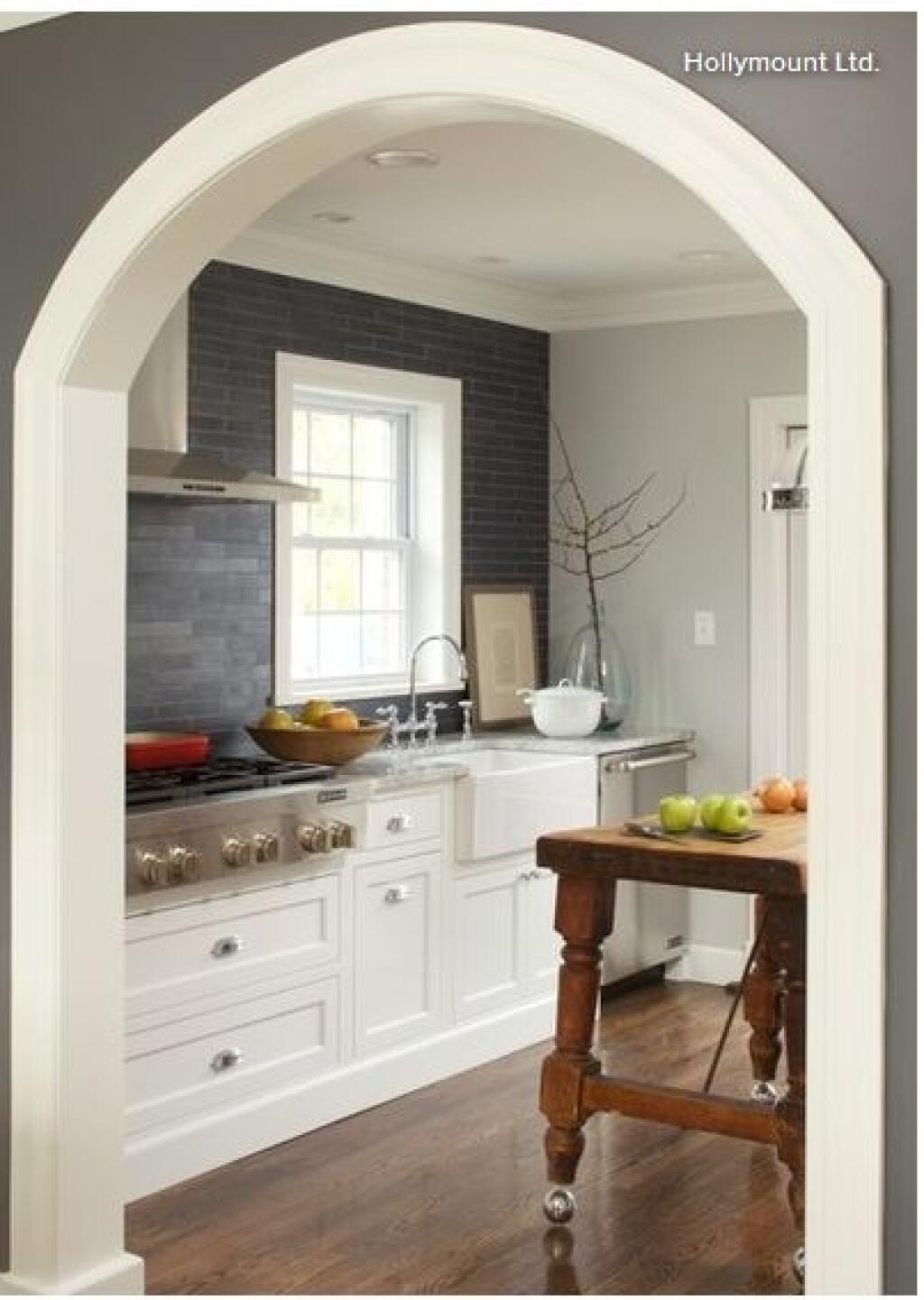 Арка на кухню вместо двери. Арка на кухню. Полуарка межкомнатная. Арочный проем на кухню. Красивая арка на кухню.