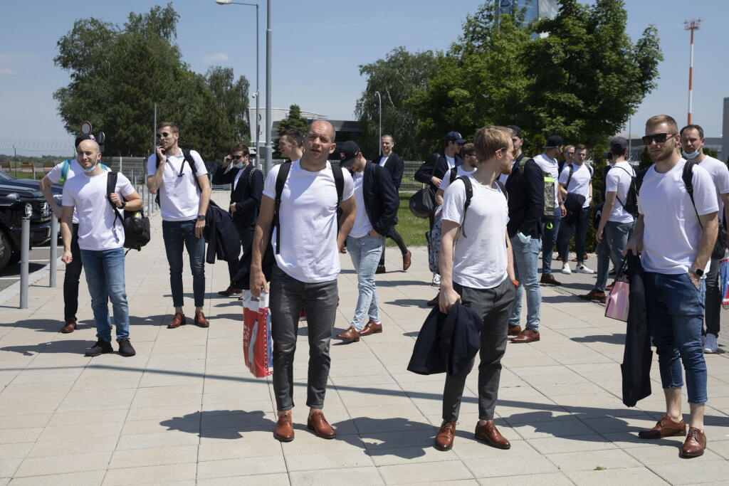Slovenská hokejová reprezentácia sa vrátila zo šampionátu po tom, ako vypadla vo štvrťfinále.