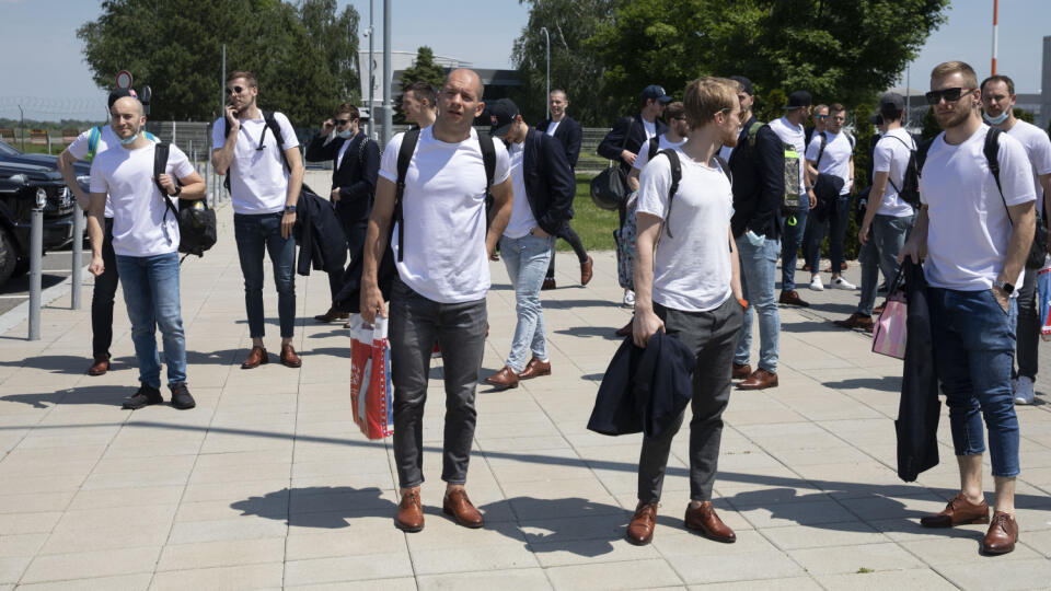 Hokejová reprezentácia sa vrátila z Lotyšska v piatok na obed.