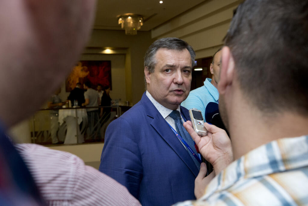 Dárius Rusnák rozumie postoju našich hviezd NHL, no o ich účasti pod piatimi kruhmi nepochybuje.