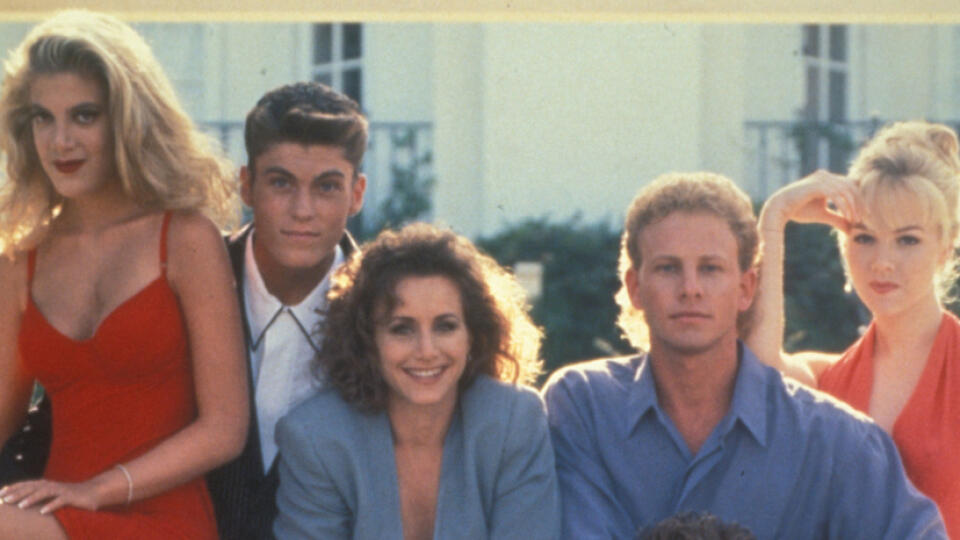 Základná zostava seriálu Beverly Hills 90210.