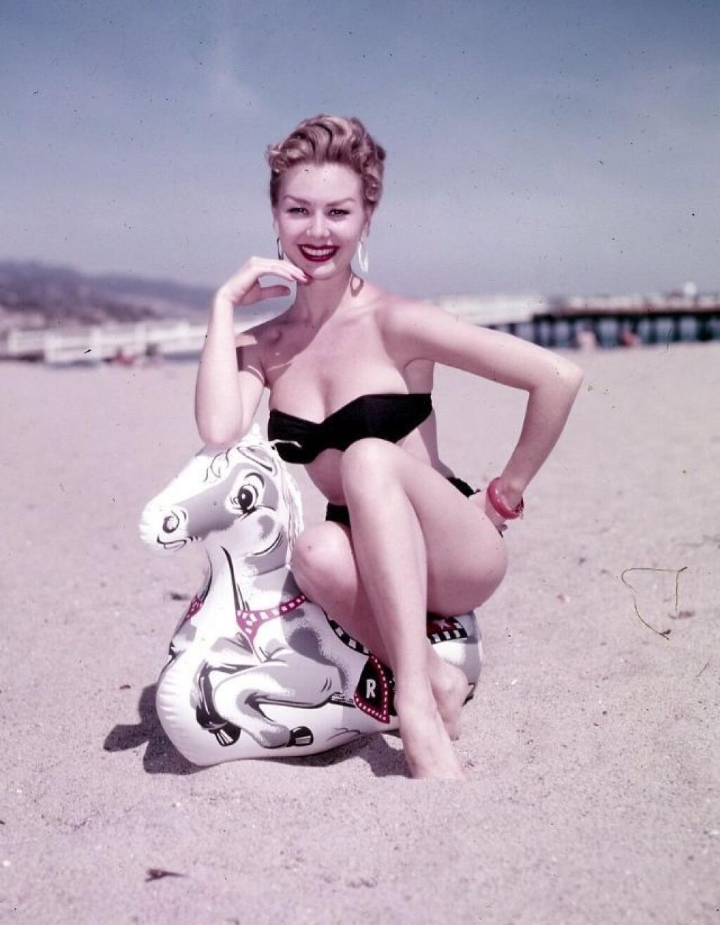 Mitzi Gaynor ретро