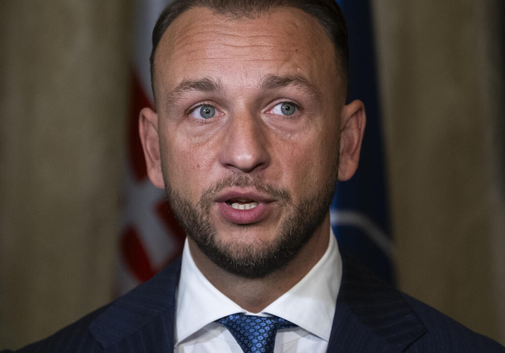 Na snímke minister vnútra SR Matúš Šutaj-Eštok (Hlas-SD) počas brífingu s novinármi na sympóziu NATO - strategického politicko-vojenského podujatia v Bratislave 12. novembra 2024. FOTO TASR - Martin Baumann
