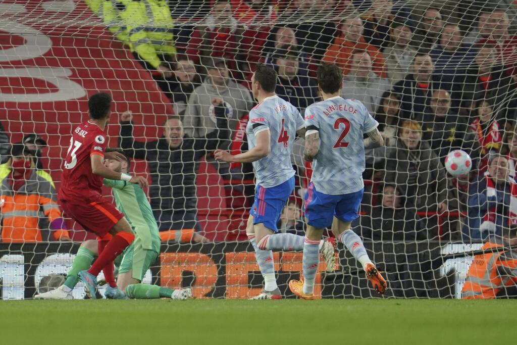 Liverpool (v červenom) zvíťazil na United 4:0