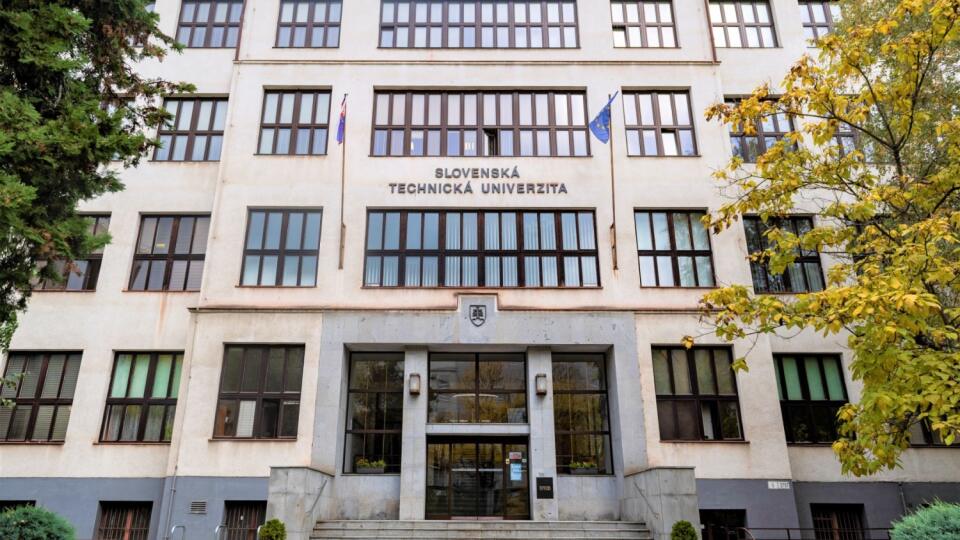 Budova, v ktorej sídli Rektorát Slovenskej technickej univerzity (STU) na Vazovovej ulici v Bratislave