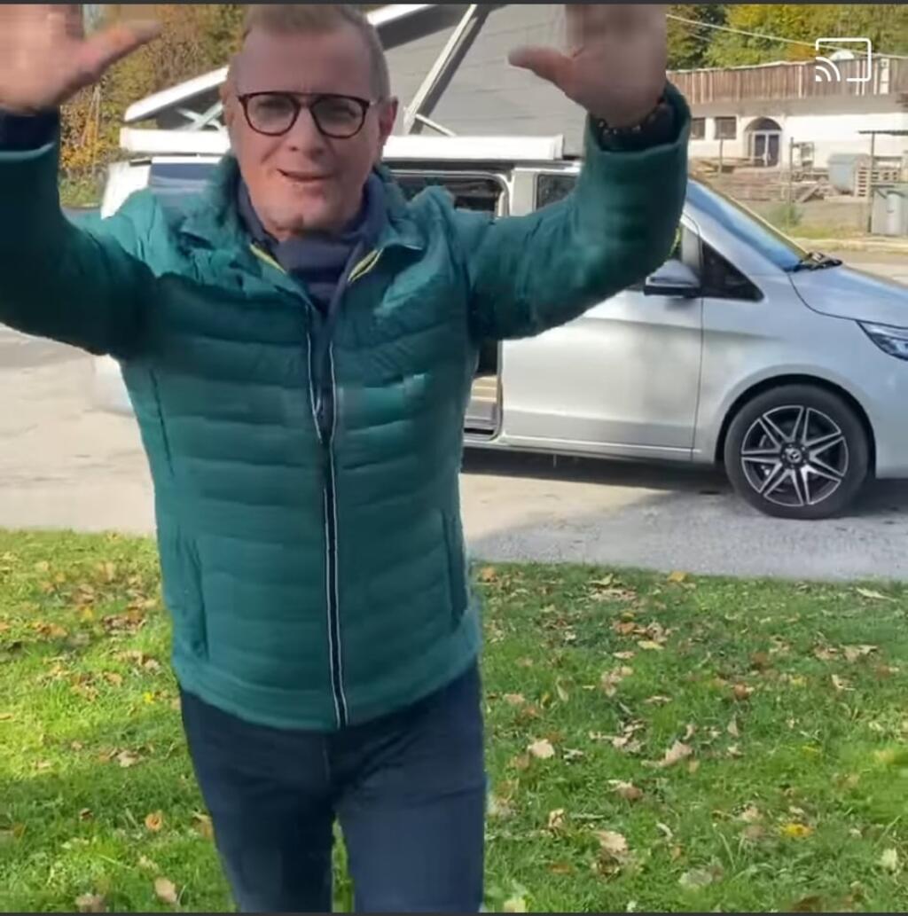 Nové auto Vlada Voštinára s luxusným zariadením.
