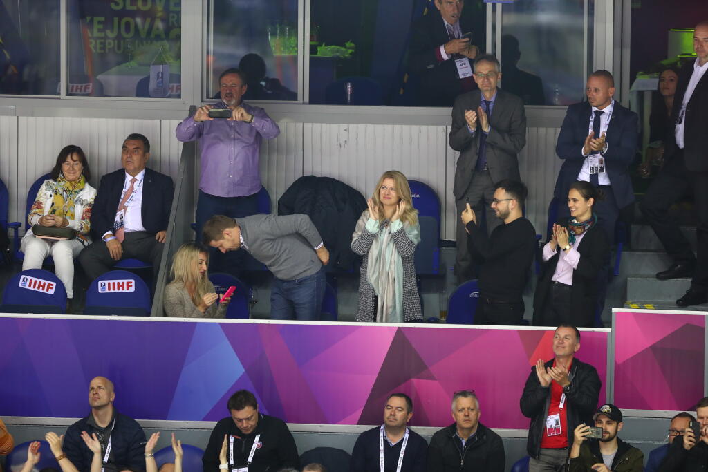 Takto fandila našim hokejistom budúca prezidentka Zuzana Čaputová. Takto ju Slováci v jej pozícii často neuvidia.