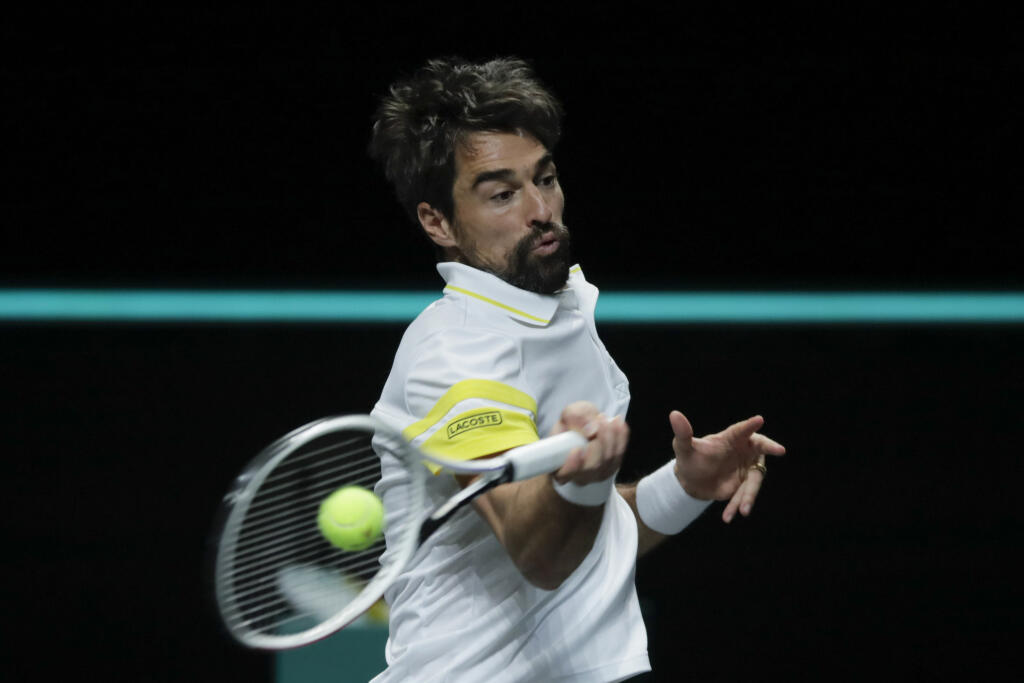 Jeremy Chardy chcel urobiť dobrú vec, no očkovanie na koronavírus teraz oľutoval.