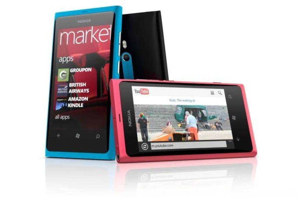 Nokia Lumia 800 svieti, ale nežiari