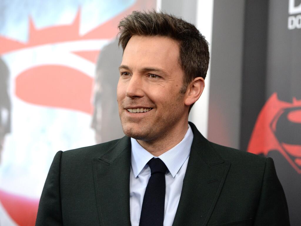 Známy herec, ktorý sa preslávil ako filmová hviezda, je opäť single. So svojou ex sa, žiaľ, nevedel zhodnúť na spoločnom bývaní.
