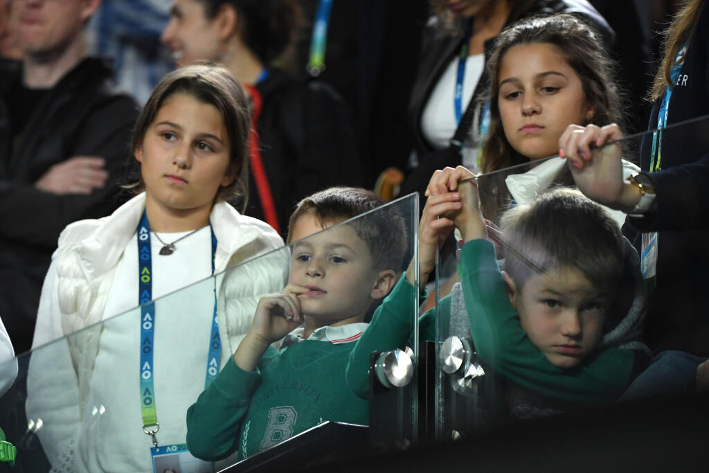 Nebola to len Mirka, kto pútal pozornosť fotografov. Tí si tradične všímali deti manželov Federerovcov, ktoré sledovali víťazstvo svojho otca.