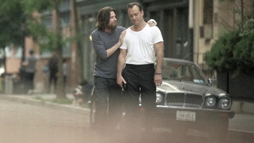 Na Netflix mieri seriálová novinka Black Rabbit. V hlavných úlohách sa stretnú Jason Bateman a Jude Law.