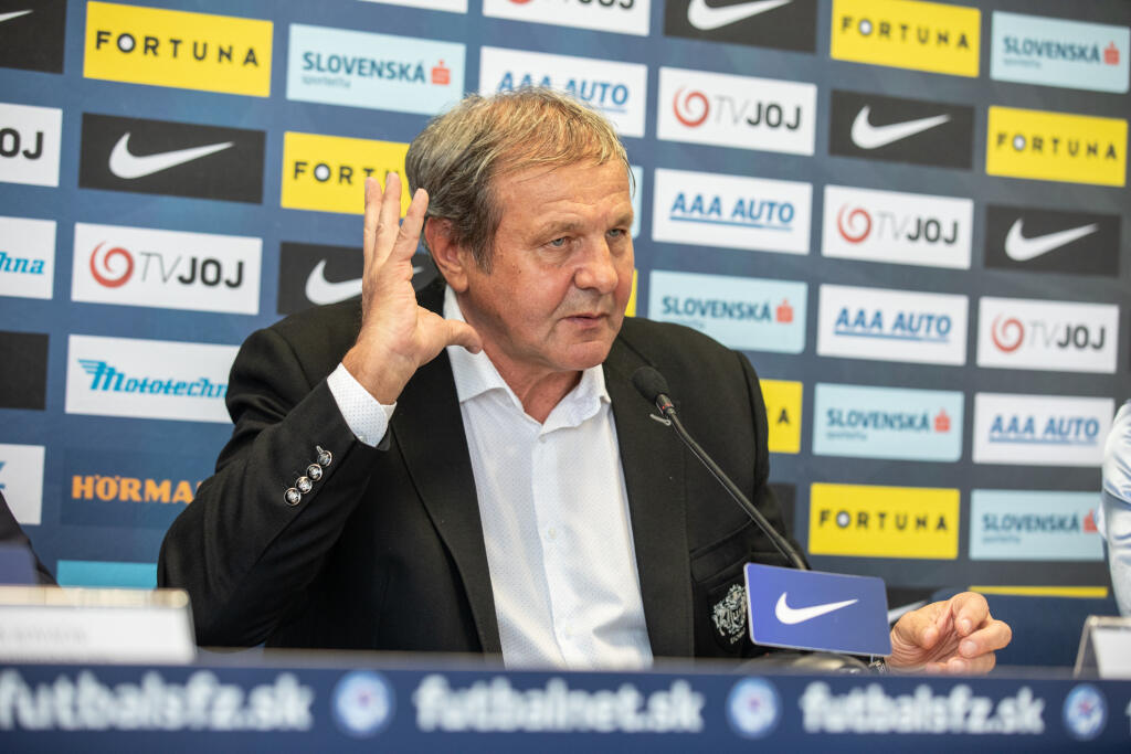 "Weiss povedal, že nevie, prečo bol vonku."