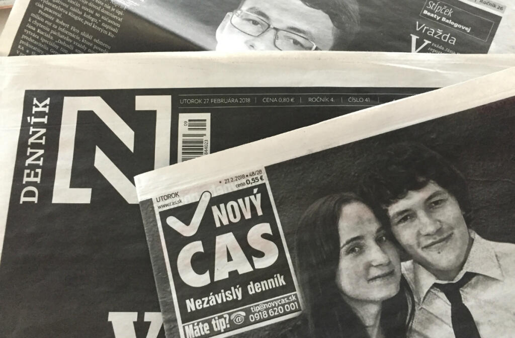 Denníky vyšli po vražde novinára s čiernobielymi titulkami