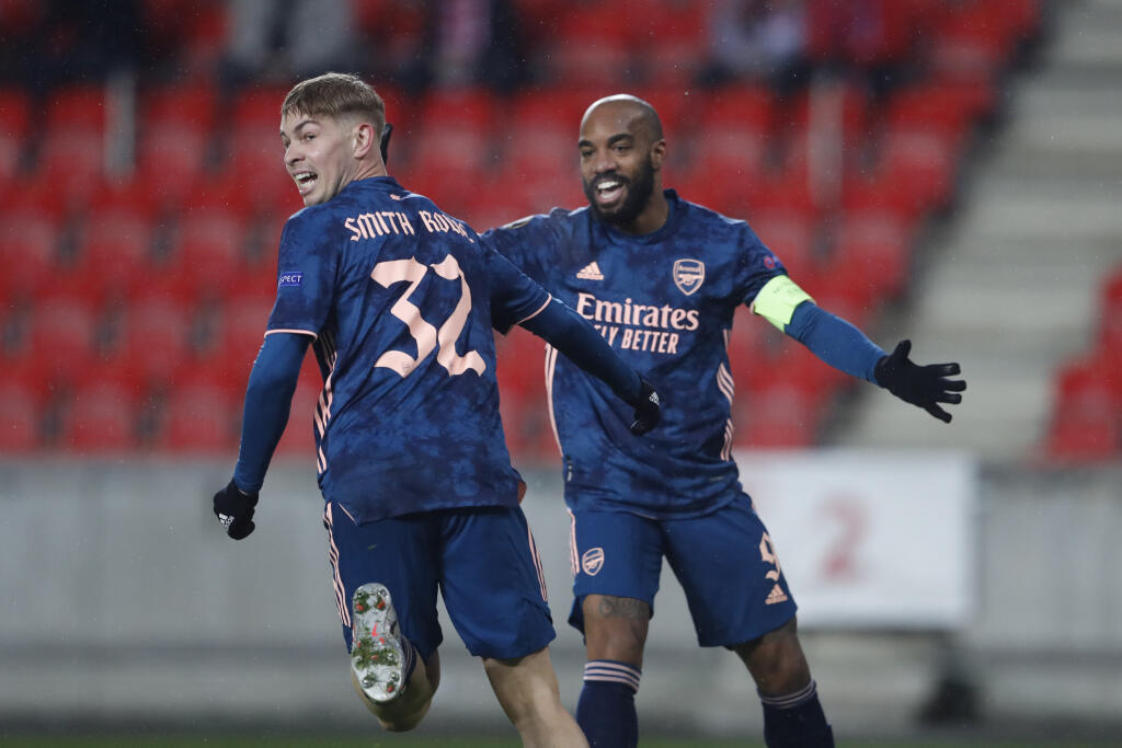 Lacazette najskôr premenil penaltu a v druhom polčase pečatil celkové skóre.