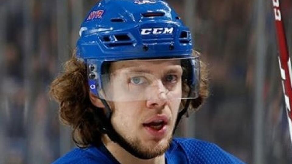 Panarin venoval nemocnici na Manhatane ochranné pomôcky na boj s koronavírusom.