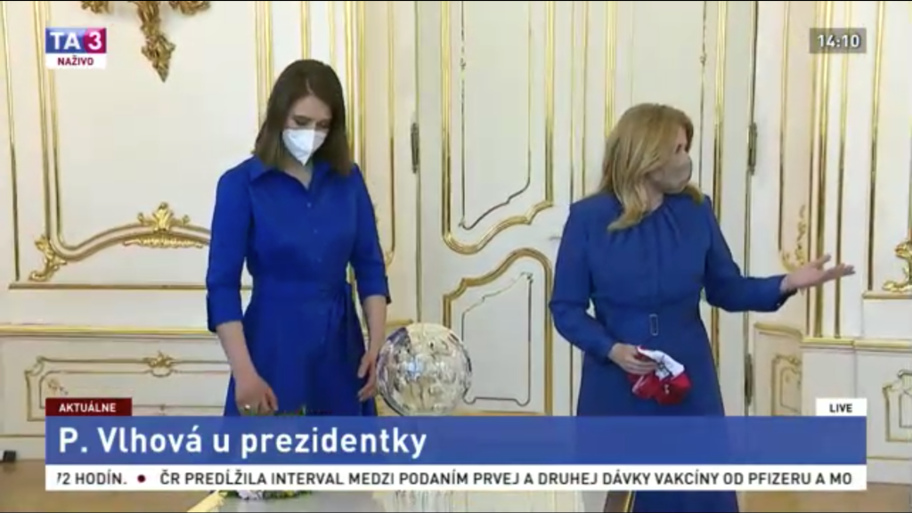 Lyžiarka Petra Vlhová spolu s tímom u prezidentky Zuzany Čaputovej.