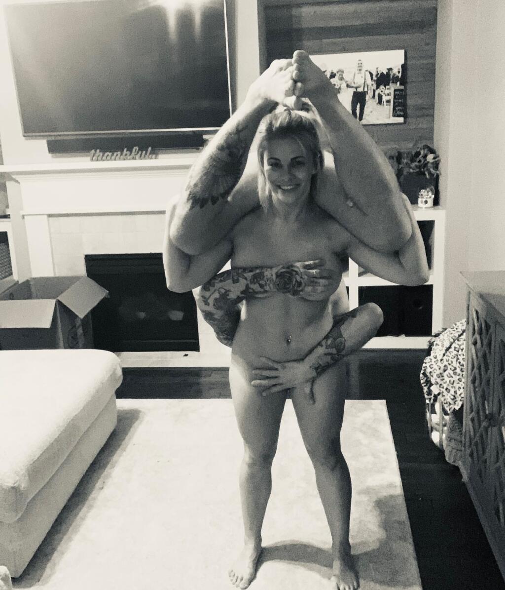 Hit karantény MMA bojovníčka Paige van Zant s manželom Austinom Vanderfordom premenili karanténu na...