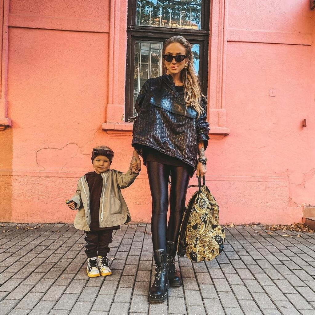 Z malej Lydky rastie fashionistka :)