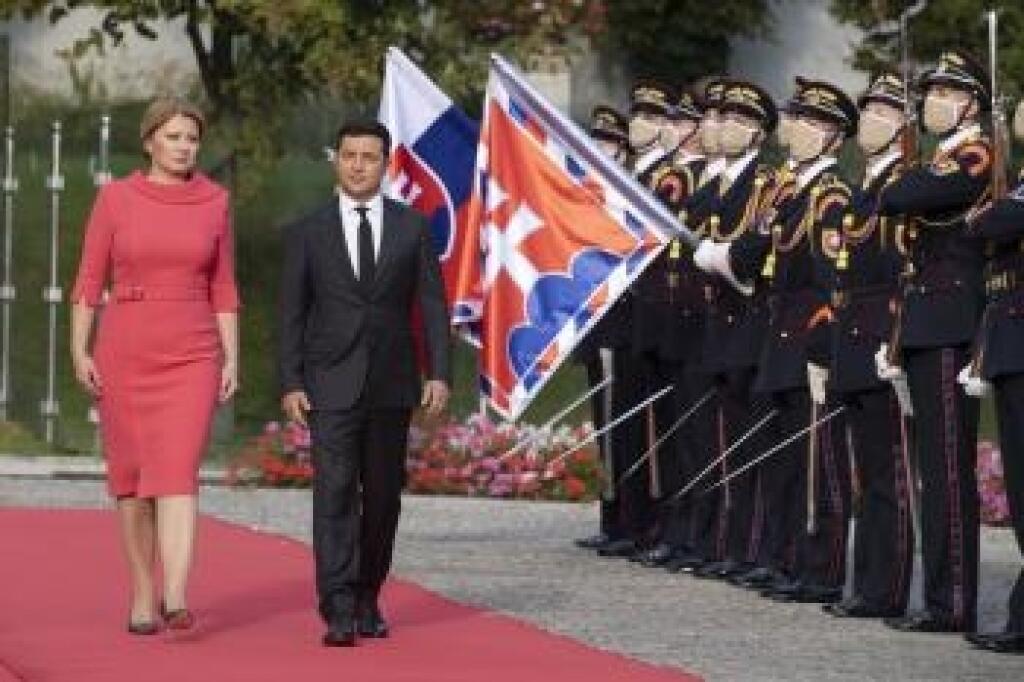 Prezidentka Zuzana Čaputová sa stretla s prezidentom Ukrajiny Volodymyrom Zelenským. Pozrite sa na tie šaty!