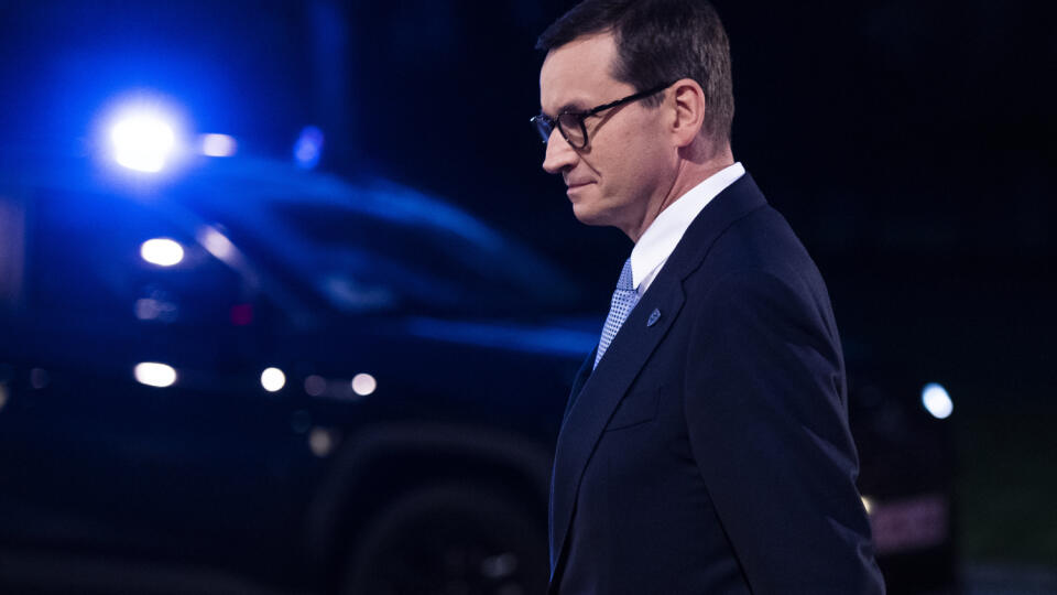 Na snímke poľský premiér Mateusz Morawiecki prichádza na neformálnu večeru lídrov EÚ pred stredajším summitom krajín EÚ a západného Balkánu v slovinskom mestečku Brdo pri Kranju v utorok 5. októbra 2021. FOTO TASR - Jaroslav Novák
