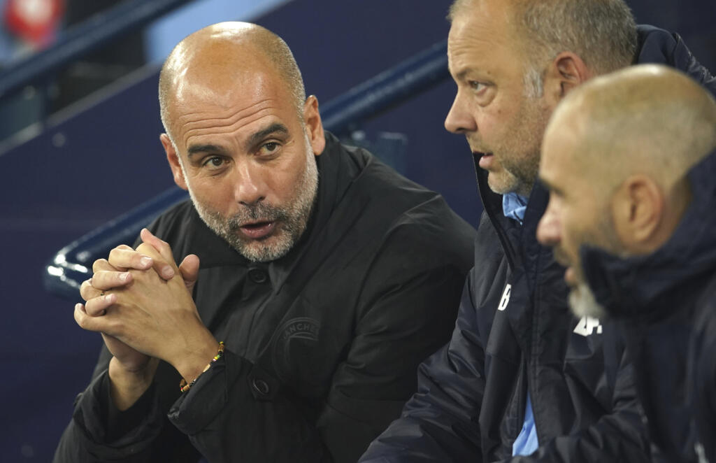 Španielsky futbalový tréner Pep Guardiola povedie anglický tím Manchester City do roku 2025.