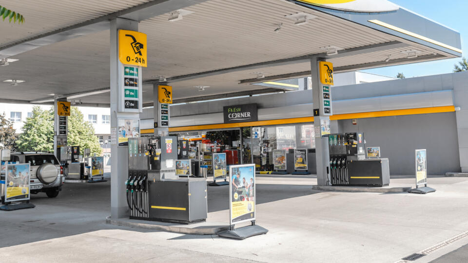 12,May,2018,,Slovakia,,Bratislava:,Slovnaft,Gasoline,Filling,Station,On