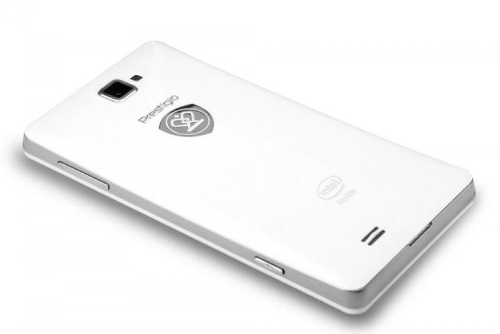 Prestigio MultiPhone 5430: Intel Inside, ale pécečko to nie je