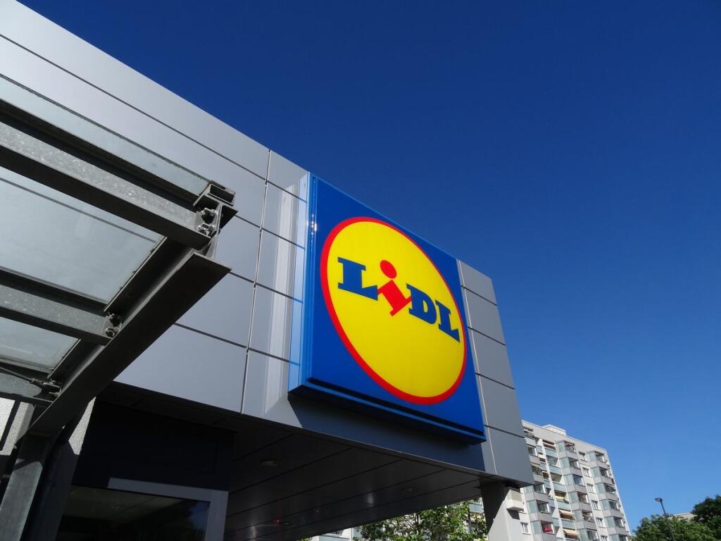 Český Lidl zvýši nástupnú mzdu pokladníkov na vyše 1 100 eur
