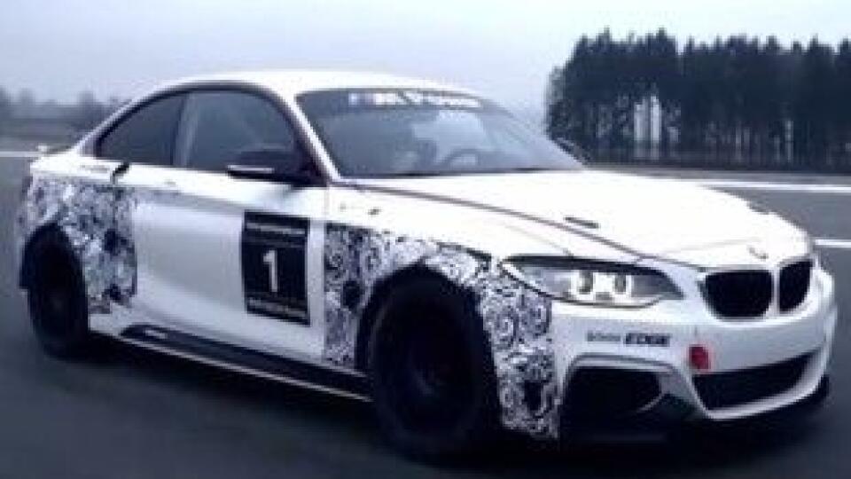 BMW má nového pretekára M235i Racing