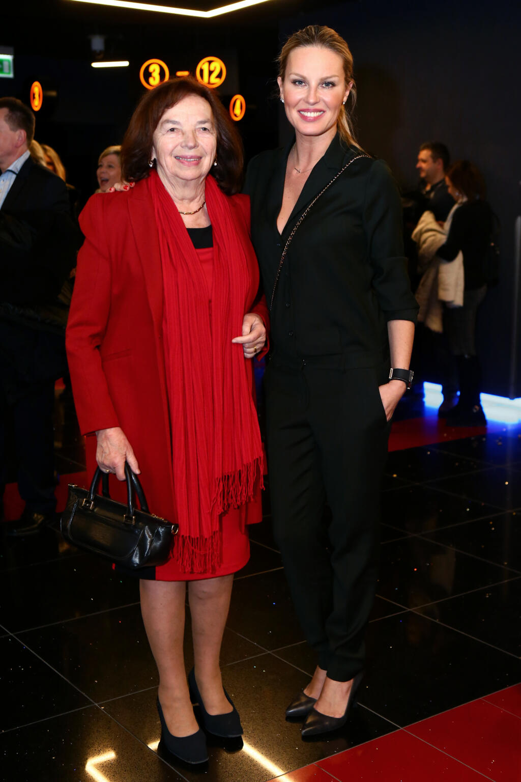Premiera ceskeho filmu Dvojnici v bratislavskom Auparku. Na snimke je Livia Klausova a Simona Krainova.