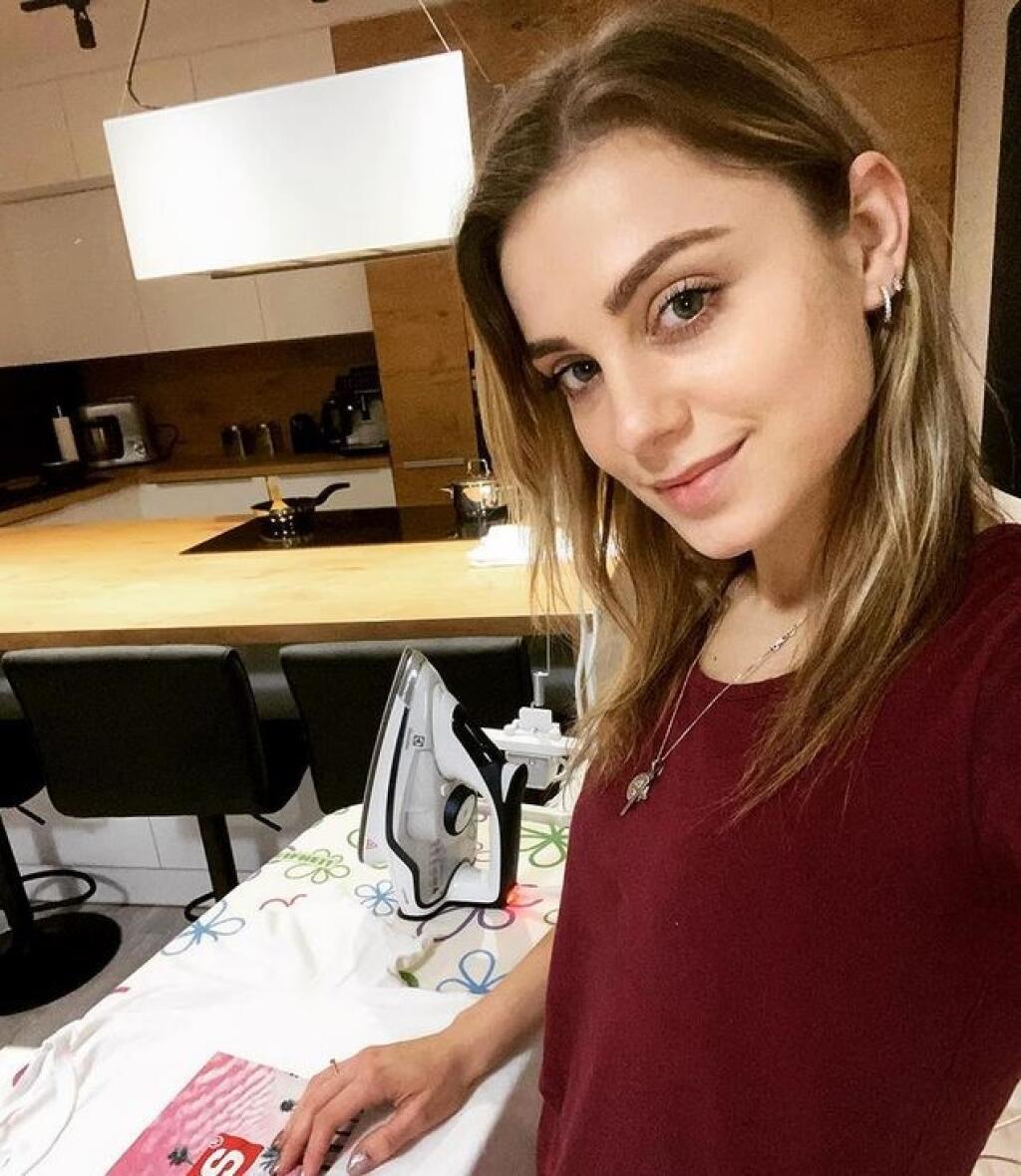 Speváčka Dominika Stará u seba doma.