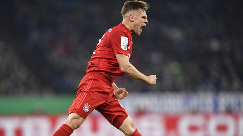 JB 37 Gelsenkirchen - Hráč Bayernu Joshua Kimmich oslavuje úvodný gól do bránky Schalke v zápase štvrťfinále Nemeckého pohára FC Schalke 04 - Bayern Mníchov v Gelsenkirchene 3. marca 2020. FOTO TASR/AP

Bayern's Joshua Kimmich celebrates after scoring the opening goal uring the German soccer cup, DFB Pokal, quarter-final match between FC Schalke 04 and Bayern Munich in Gelsenkirchen, Germany, Tuesday, March 3, 2020. (AP Photo/Martin Meissner)