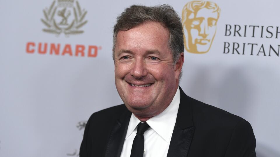 WA 1 archív Beverly Hills - Na archívnej snímke z 25. októbra 2019 Piers Morgan prichádza na slávnostné udeľovanie prestížnych filmových ocenení Britskej filmovej a televíznej akadémie Los Angeles v Beverly Hills. Britský konzervatívny komentátor Piers Morgan, ktorý sa preslávil ako náhradník moderátora Larryho Kinga v americkej televízii CNN, podpísal zmluvu so spoločnosťou News Corp a Fox News Media. Informovala o tom vo štvrtok 16. septembra 2021 agentúra AFP. FOTO TASR/AP
