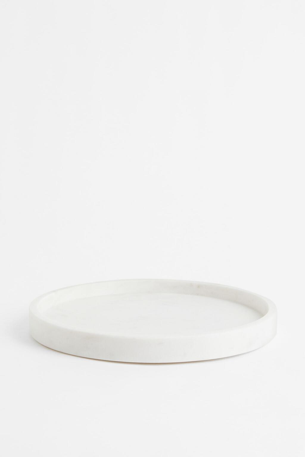 7. Okrúhla mramorová tácka, H&M Home, 29,99 €