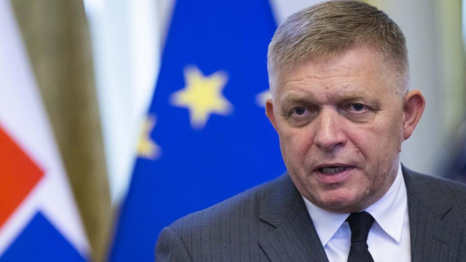 Predseda vlády SR Robert Fico (Smer-SD) prijal moldavského premiéra Dorina Receana na Úrade vlády SR 10. septembra 2024 v Bratislave. Na snímke premiér SR Robert Fico (Smer-SD) počas tlačovej konferencie pri príležitosti podpísania Protokolu k Zmluve medzi SR a Moldavskom o zamedzení dvojitého zdanenia. FOTO TASR - Jakub Kotian