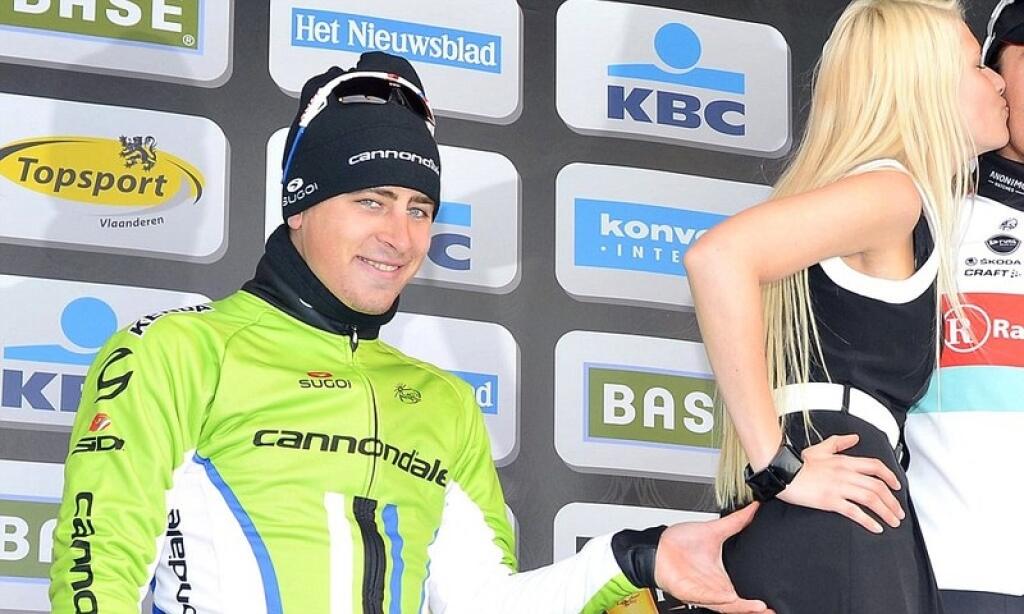 Peter Sagan sa preslávil aj štípancom do zadočku sexi hostesky Maji.