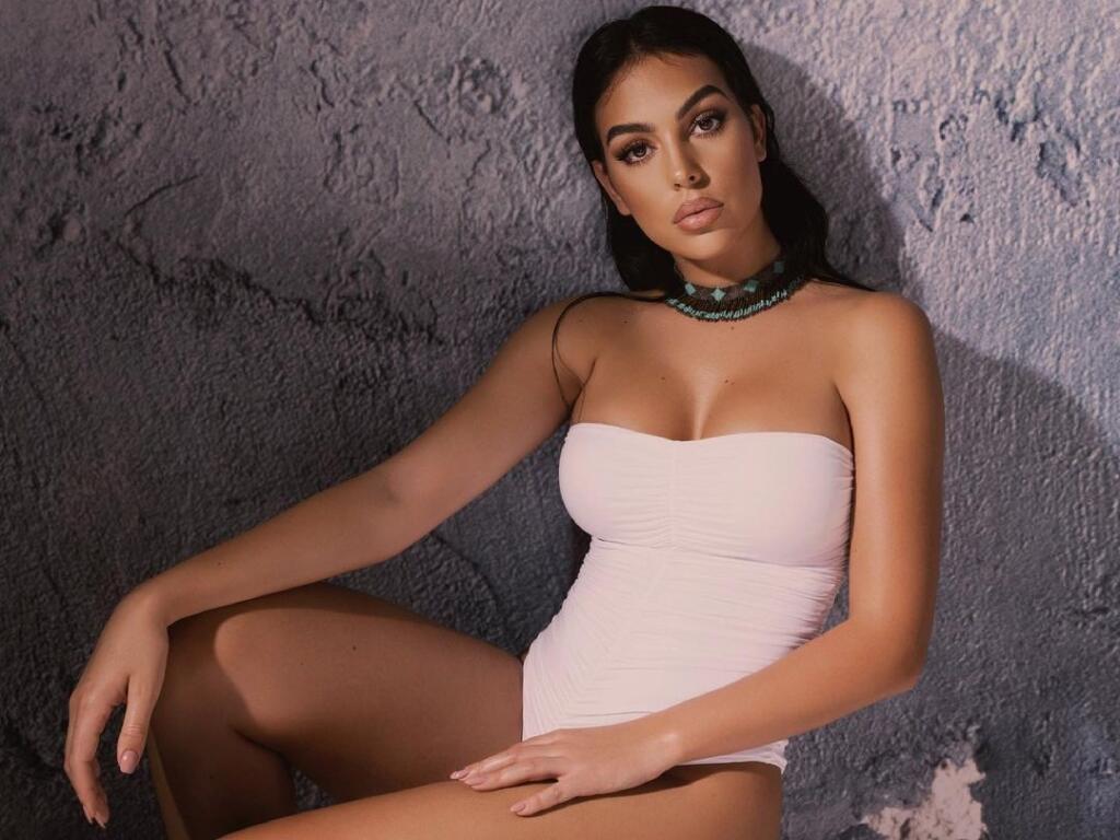 Georgina Rodriguezová sa rada chváli plnými tvarmi.