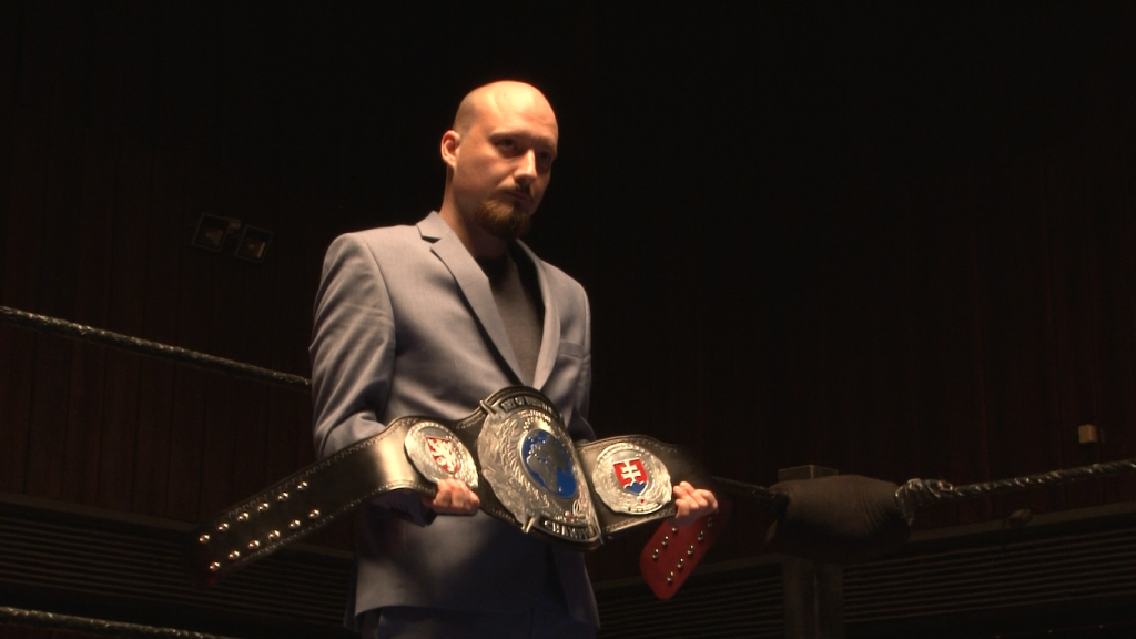 Krupák založil s kolegom Michalom Petrgálom prvú československú wrestlingovú spoločnosť.