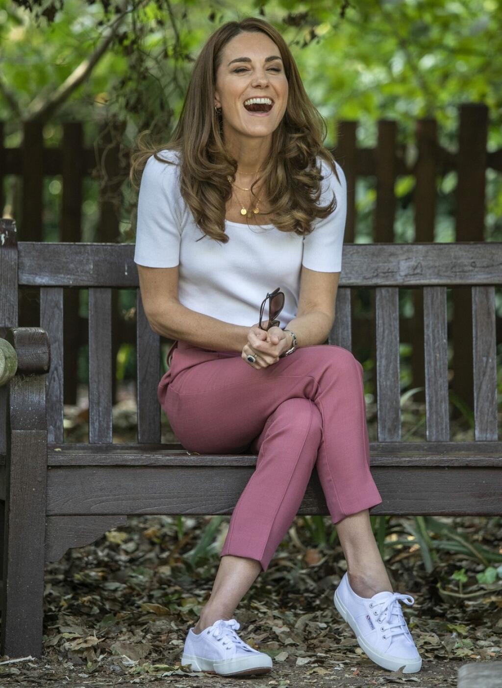 Vojvodkyňa Kate očarila fanúšikov. Mnohí však kritizujú jej úbytok váhy.