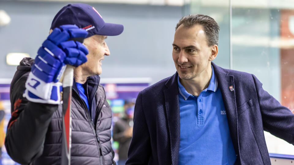 Posledný tréning slovenskej hokejovej reprezentácie pred MS 2022. Na snímke je Craig Ramsay a Miroslav Šatan.